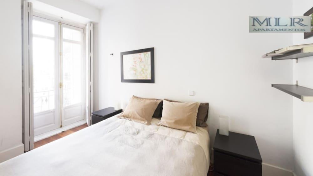 Apartment Modern Flats In Justicia By Allo Housing